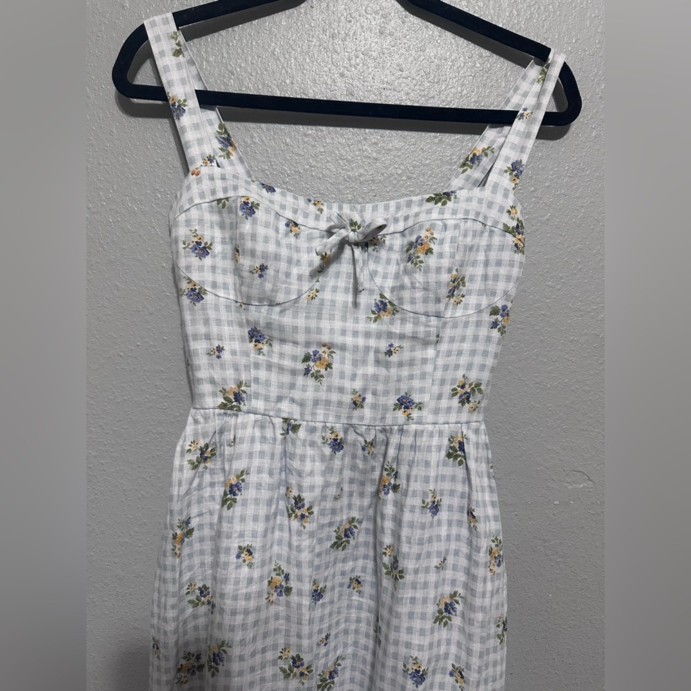 Like new, Reformation Maegan Linen Floral Dress
Wore once for birthday pictures - Picture 4 of 14